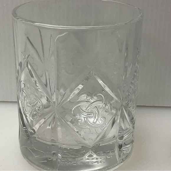 DEWAR’S (2) Scotch Whiskey Glasses Celtic Truth Knot Set of 2 Heavy Cut Glass - Picture 3 of 9
